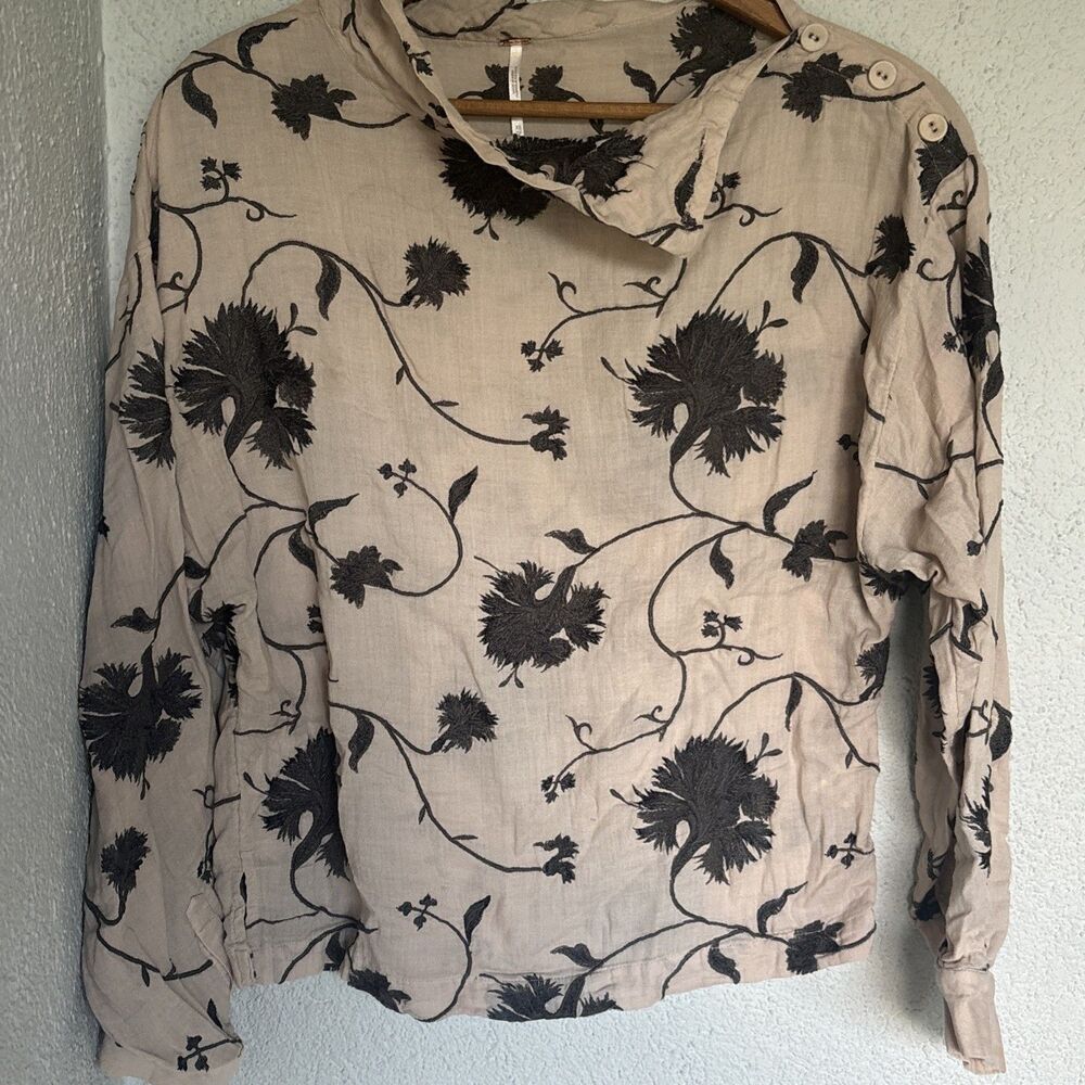 Free People Mirabella embroidered top 100% Cotton Made In India XS